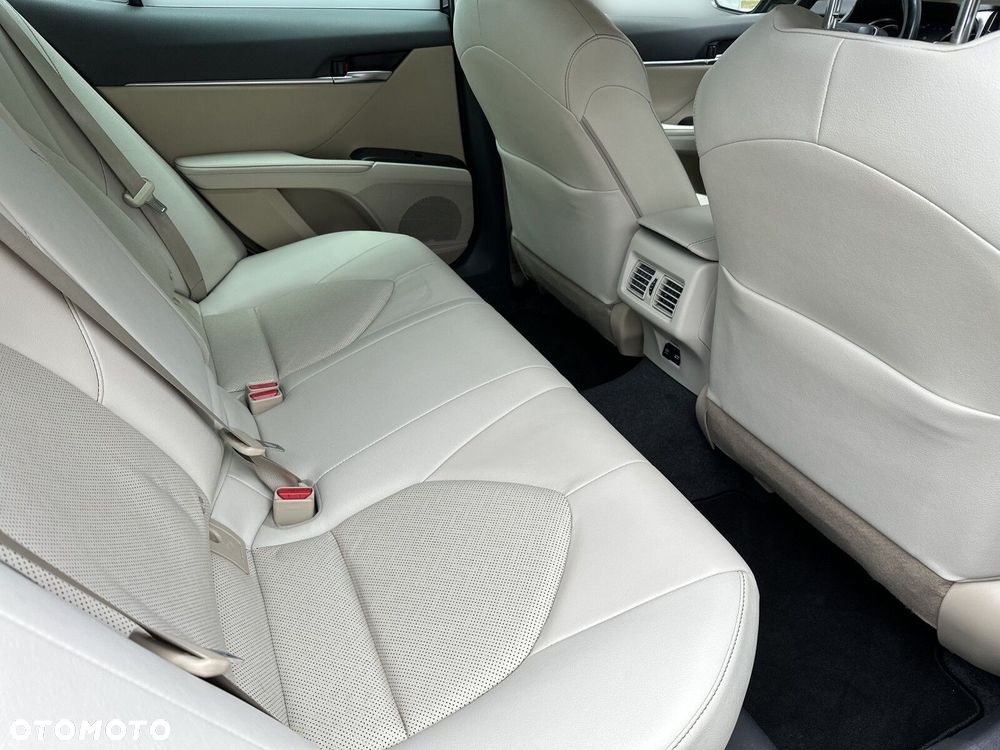 Toyota Camry - 9
