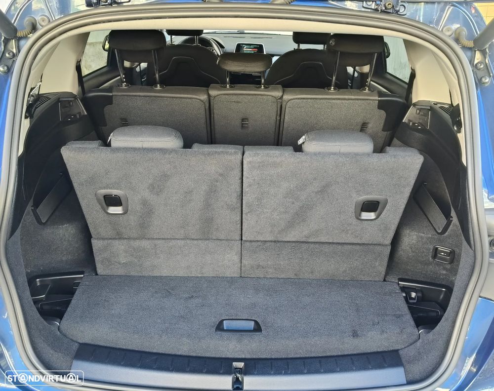 BMW 216 Gran Tourer i 7L Line Sport - 29