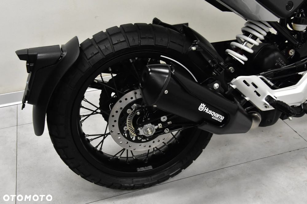 Husqvarna Svartpilen - 31