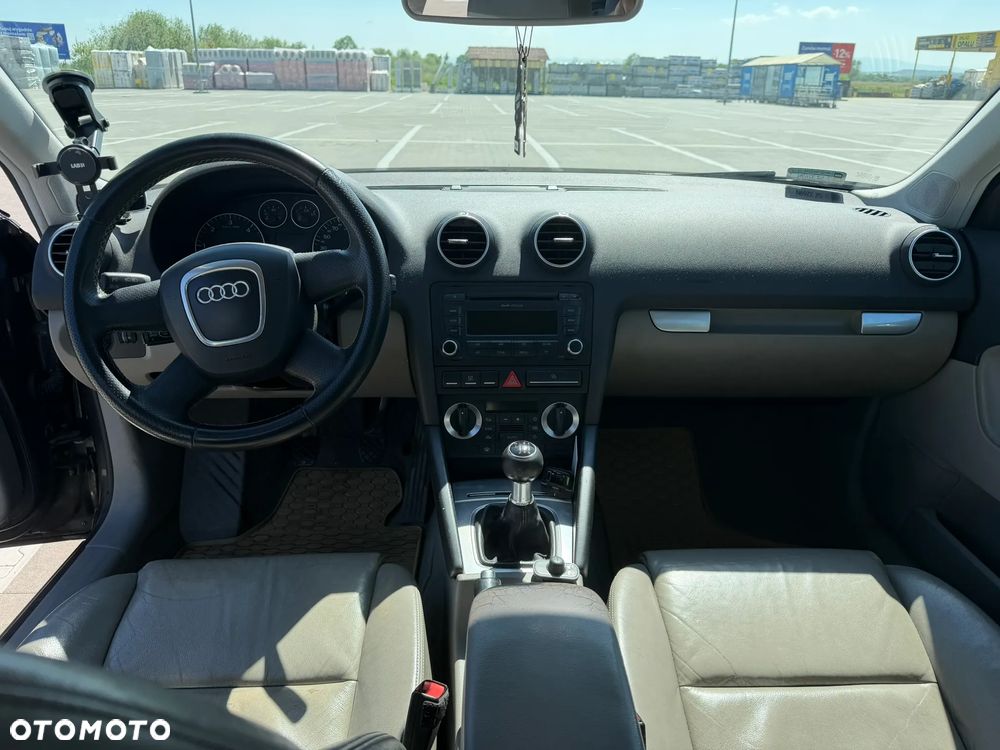 Audi A3 Sportback 2.0 TDI Ambiente - 11