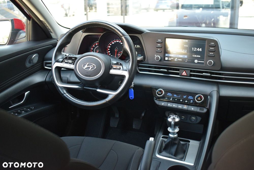 Hyundai Elantra 1.6 Smart - 14