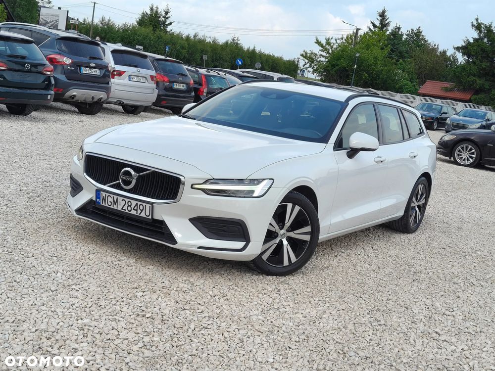 Volvo V60 B3 B Momentum - 1
