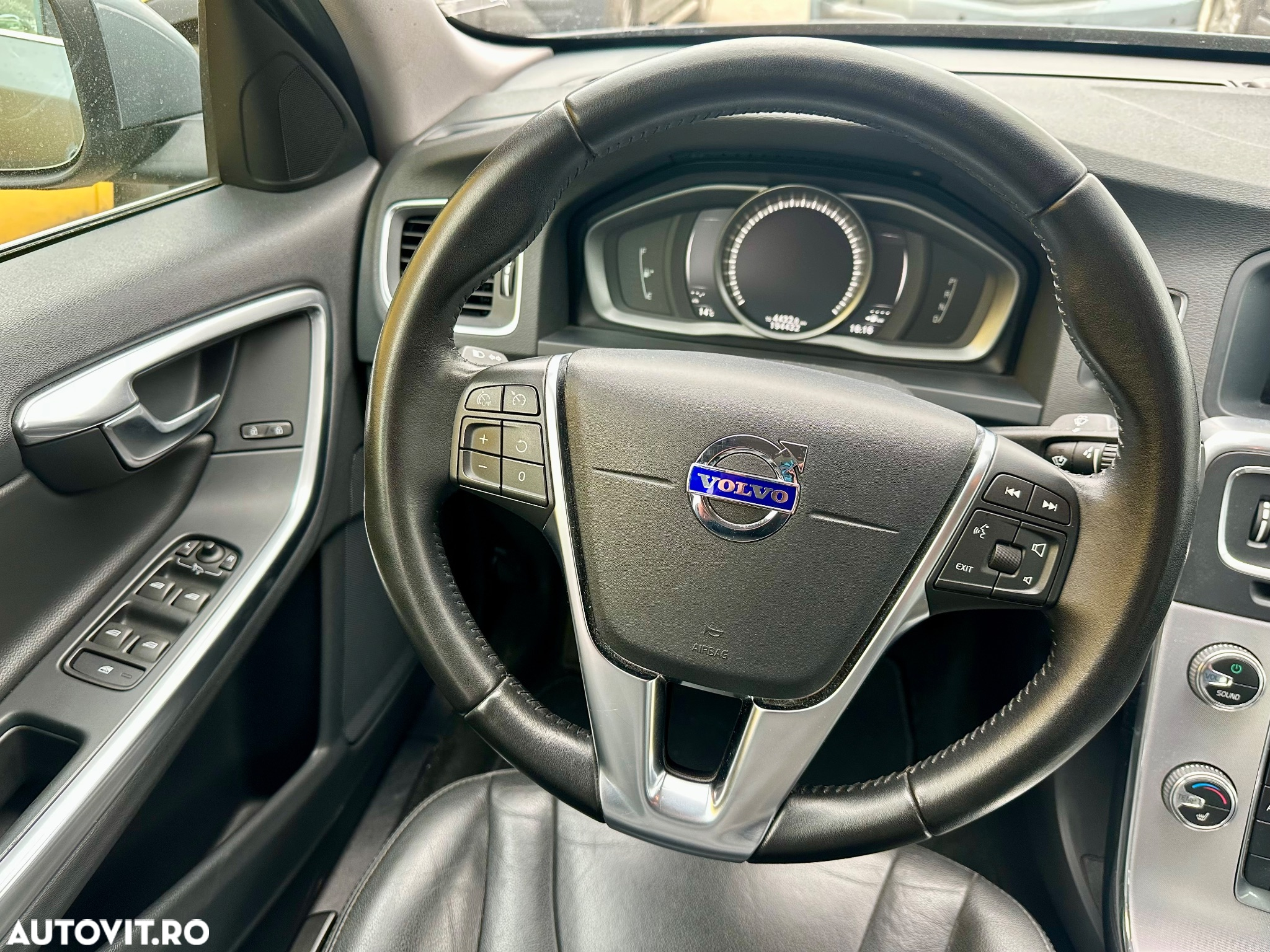Volvo S60 T3 Powershift Kinetic - 6