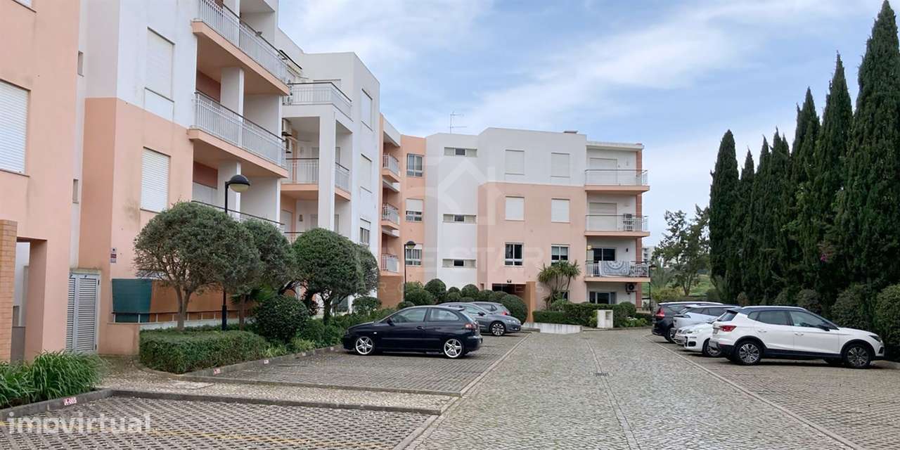 Apartamento T1 - Praia da Rocha - Varanda e estacionamento - Condomíni - Grande imagem: 3/23