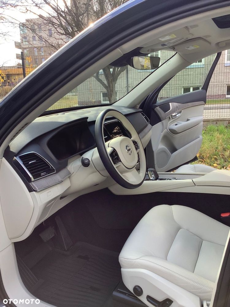 Volvo XC 90 - 21