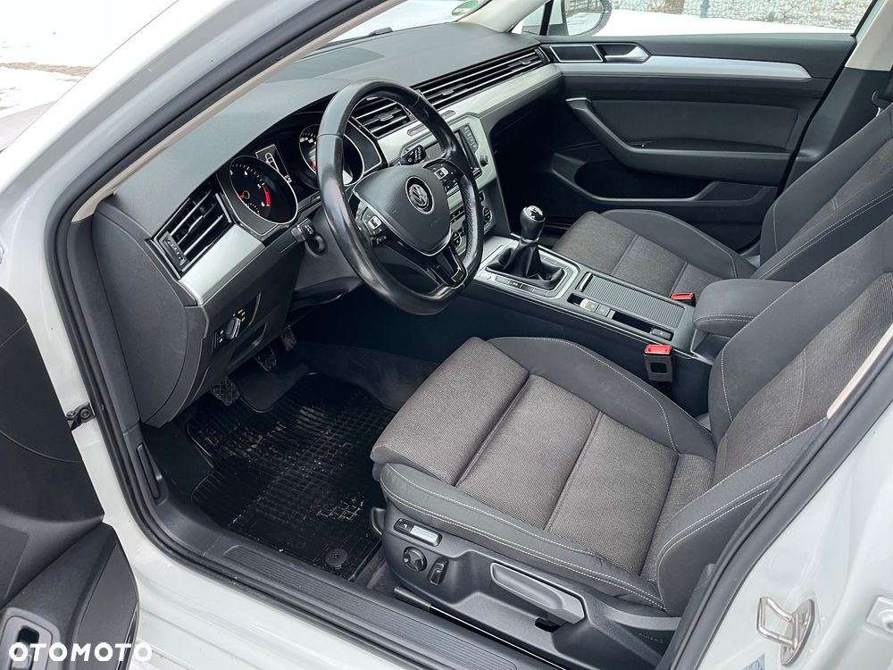 Volkswagen Passat 2.0 TDI (BlueMotion Technology) Comfortline - 9