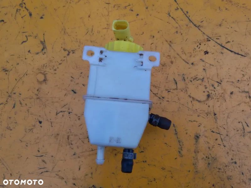 Zbiorniczek płynu hamulcowego Case Maxxum 140 - 5