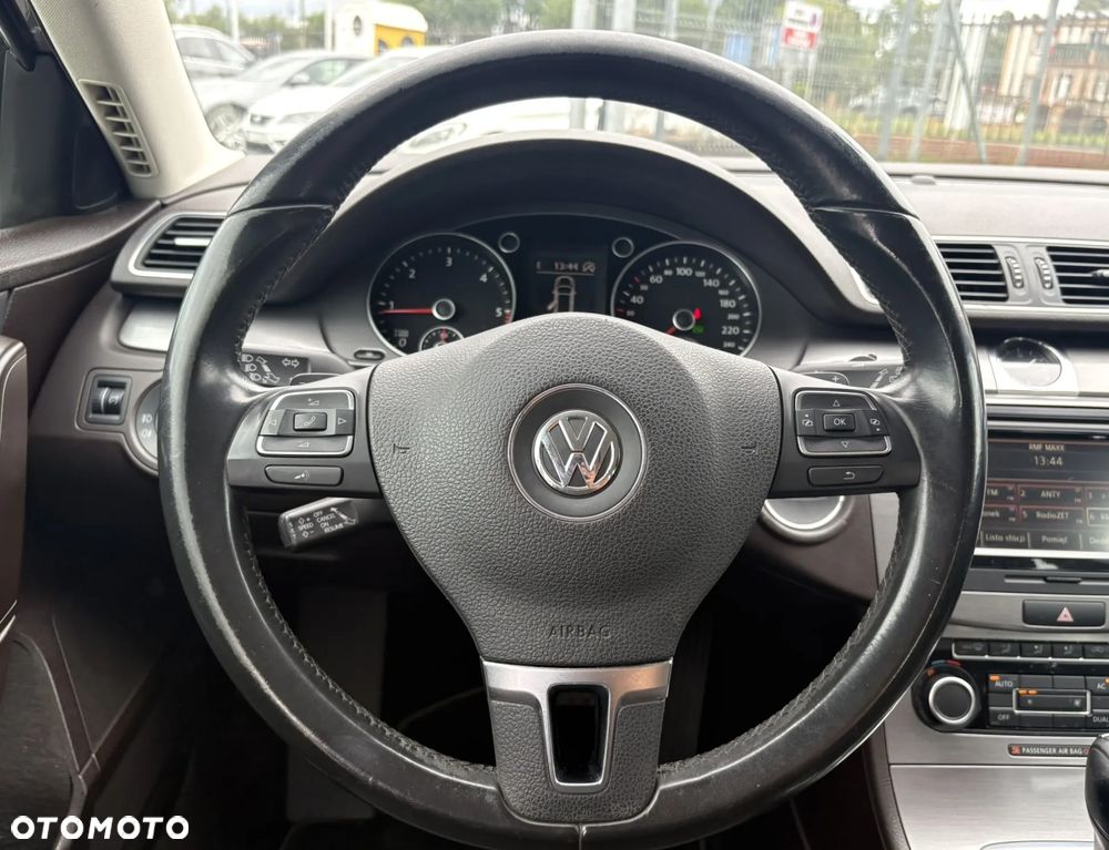 Volkswagen Passat 2.0 TDI DPF Comfortline DSG - 12