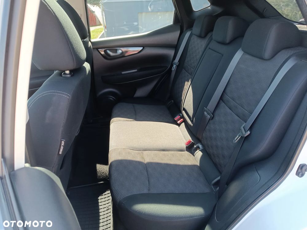 Nissan Qashqai 1.5 dCi N-Connecta - 27