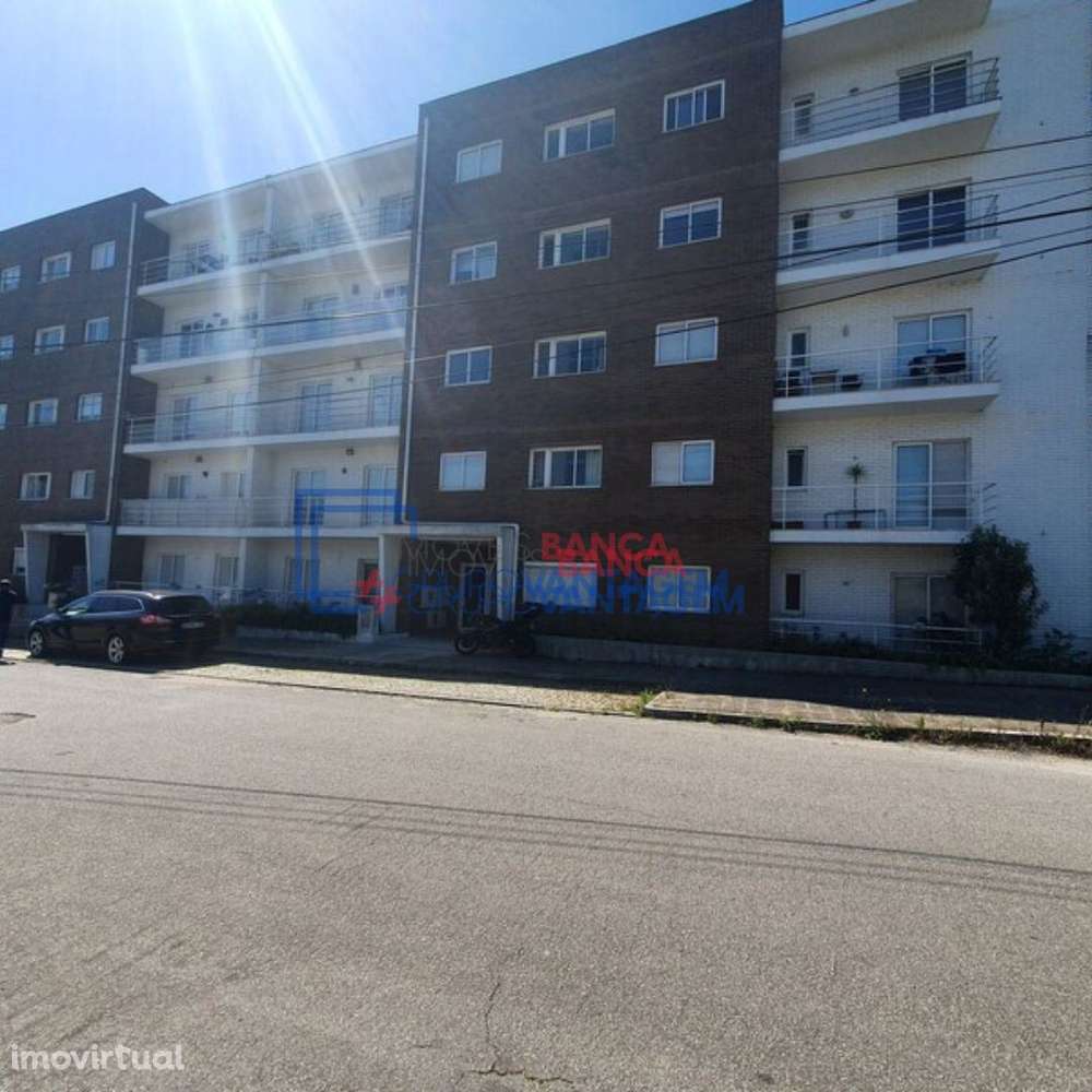 T2 com uma área total de 131 m², em Ermesinde| 276 000,00€ - Grande imagem: 2/16