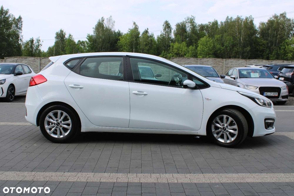 Kia Ceed - 8