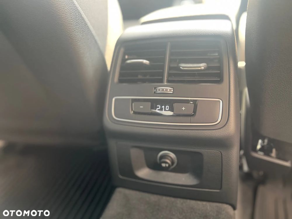 Audi A4 35 TFSI S tronic - 19