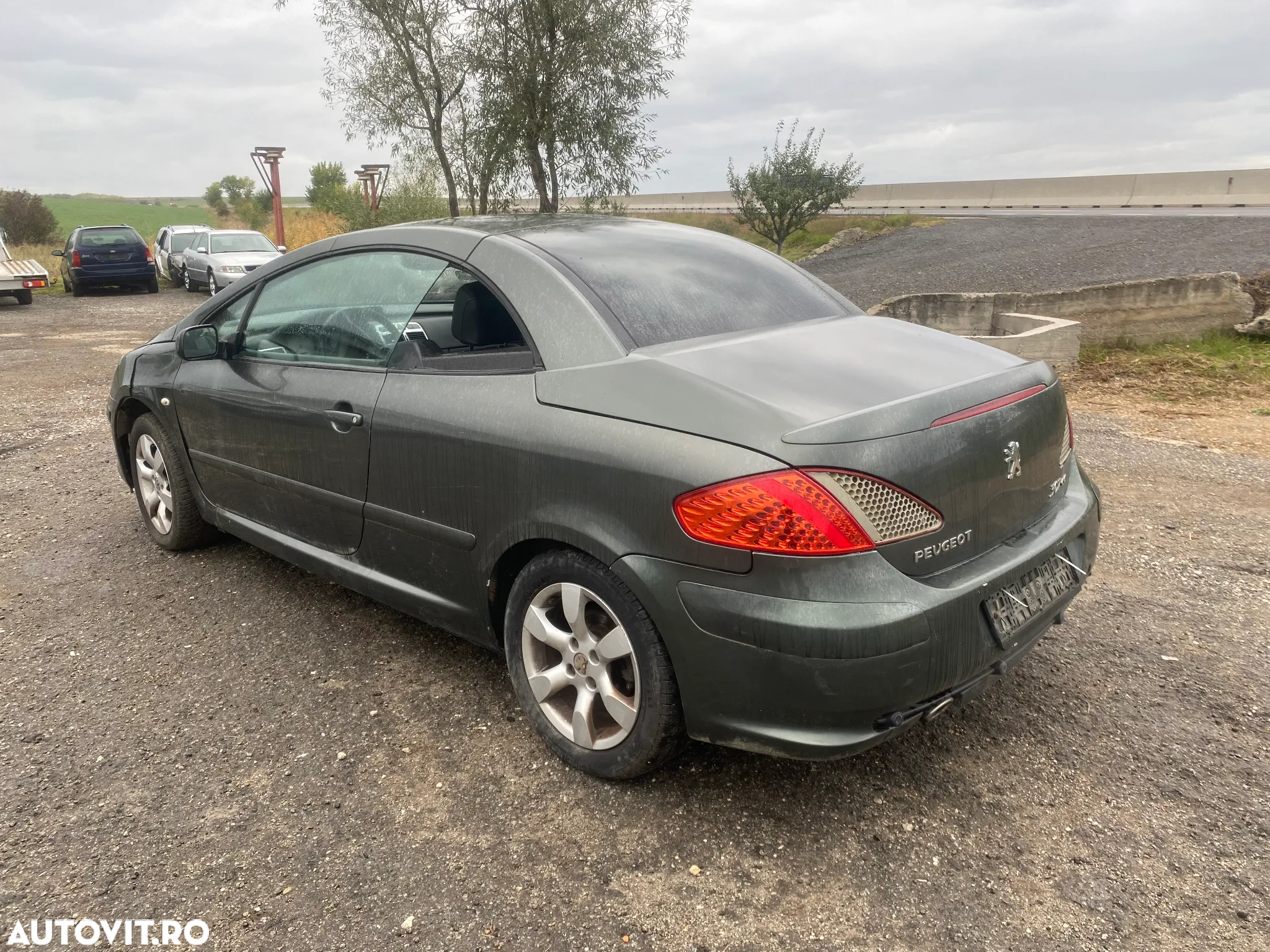 Dezmembrez piese Peugeot 307 CC - 4