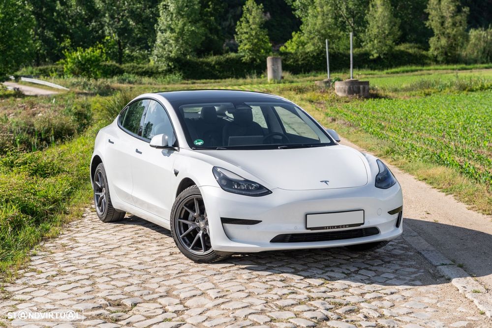 Tesla Model 3 Standard Range Plus RWD - 1