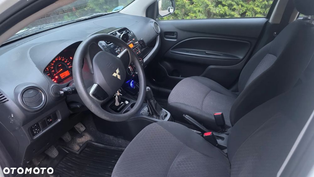 Mitsubishi Space Star 1.0 - 10