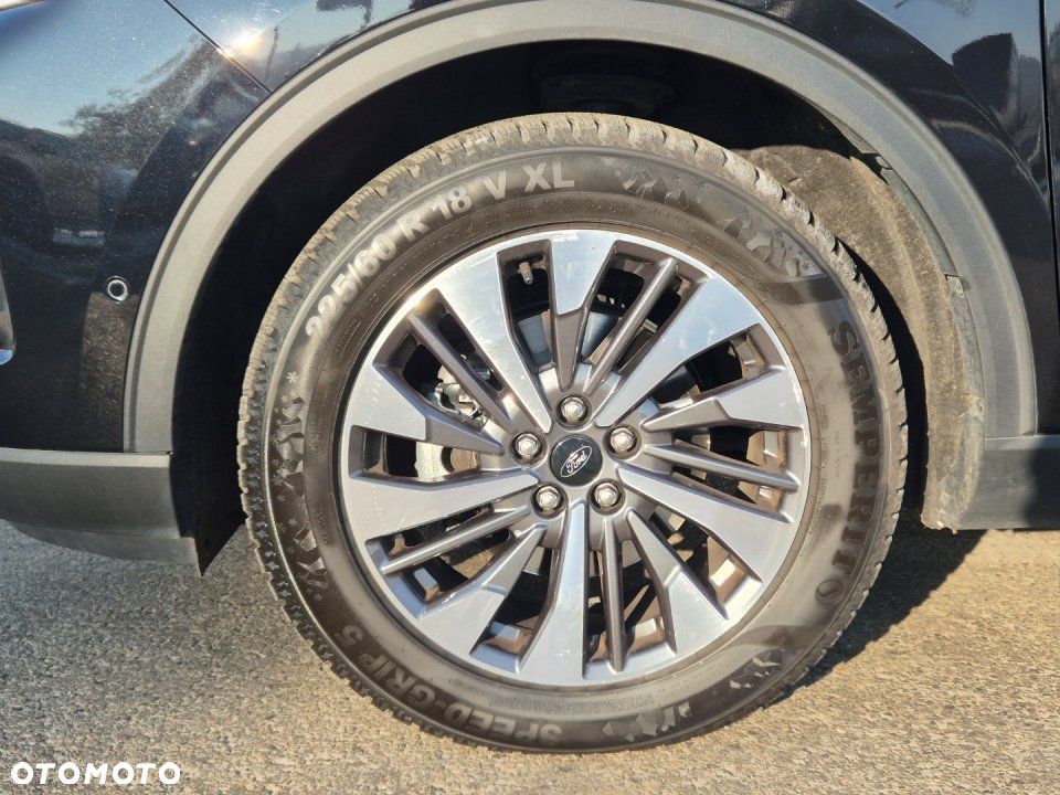 Ford Kuga - 10