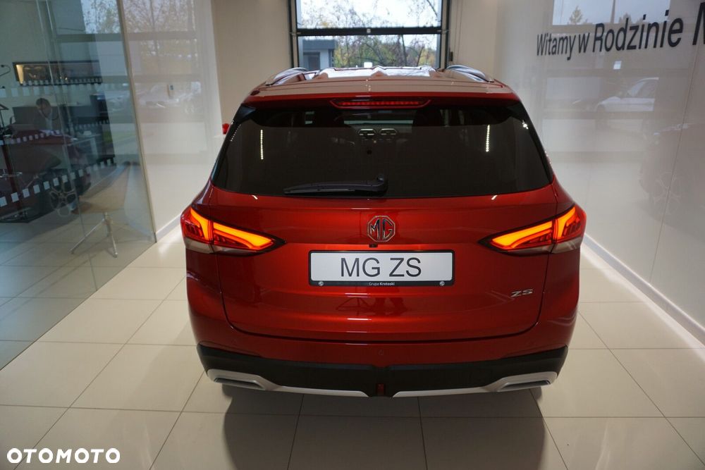 MG ZS Hybrid+ - 14