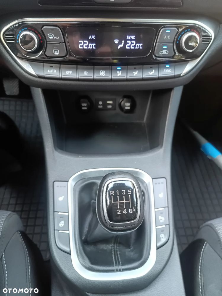 Hyundai i30 1.0 T-GDI Premium - 17