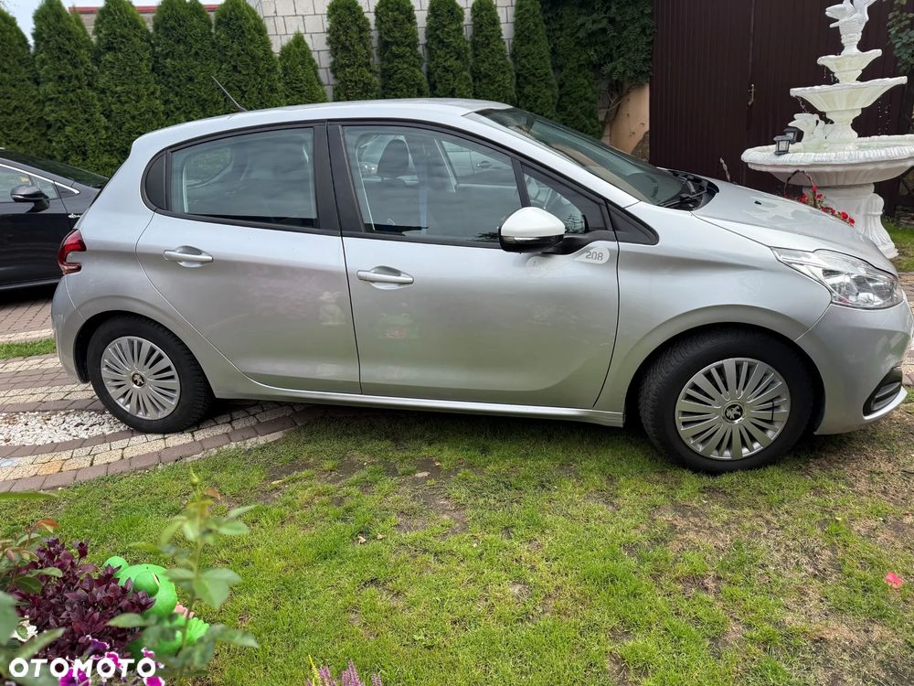 Peugeot 208 - 5