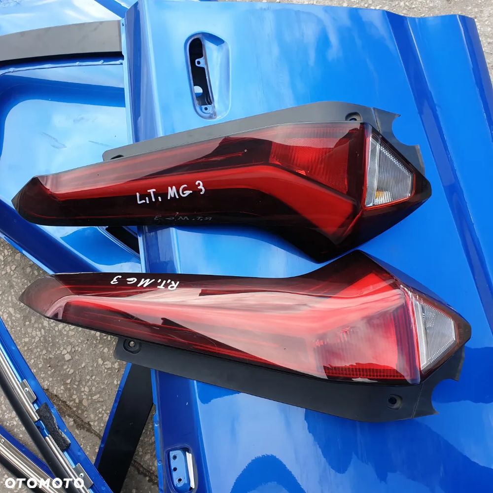MG MG3 LAMPA LEWA PRAWA TYL  10501852  10501851 19R