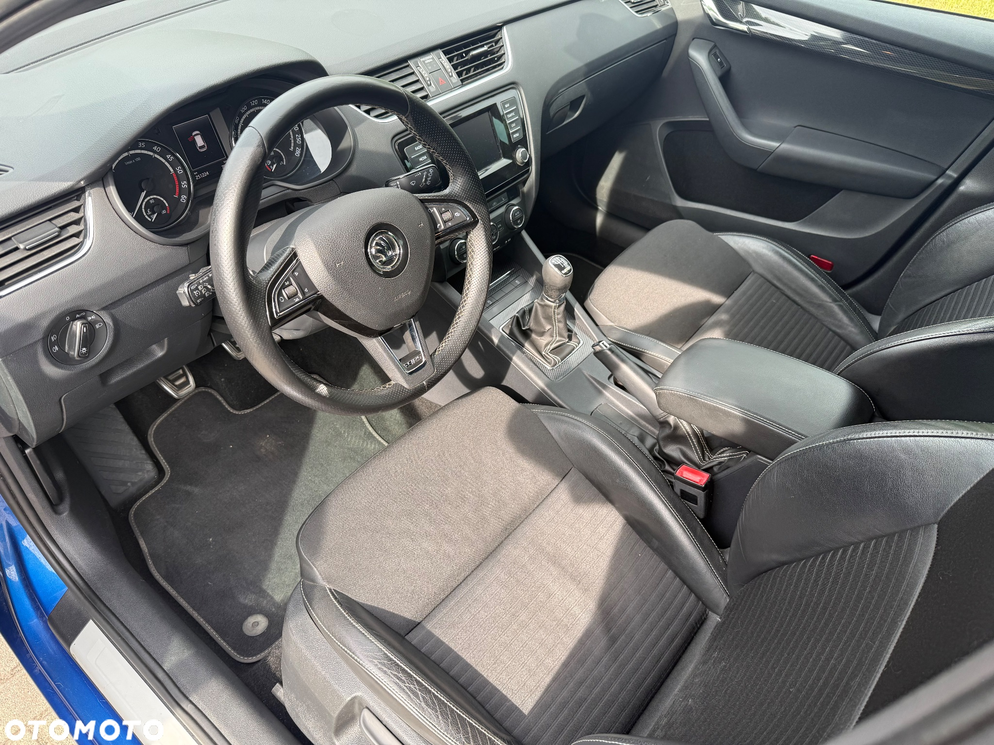 Skoda Octavia Combi 2.0 TDI RS - 9