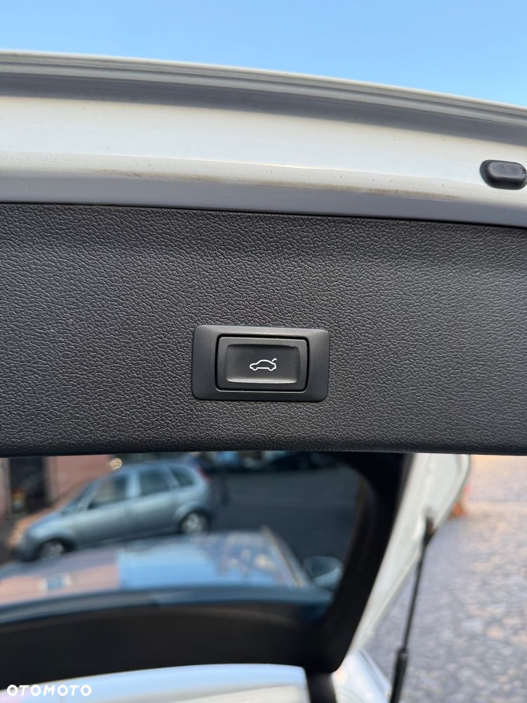 Audi A4 Avant 2.0 TDI S tronic quattro sport - 18