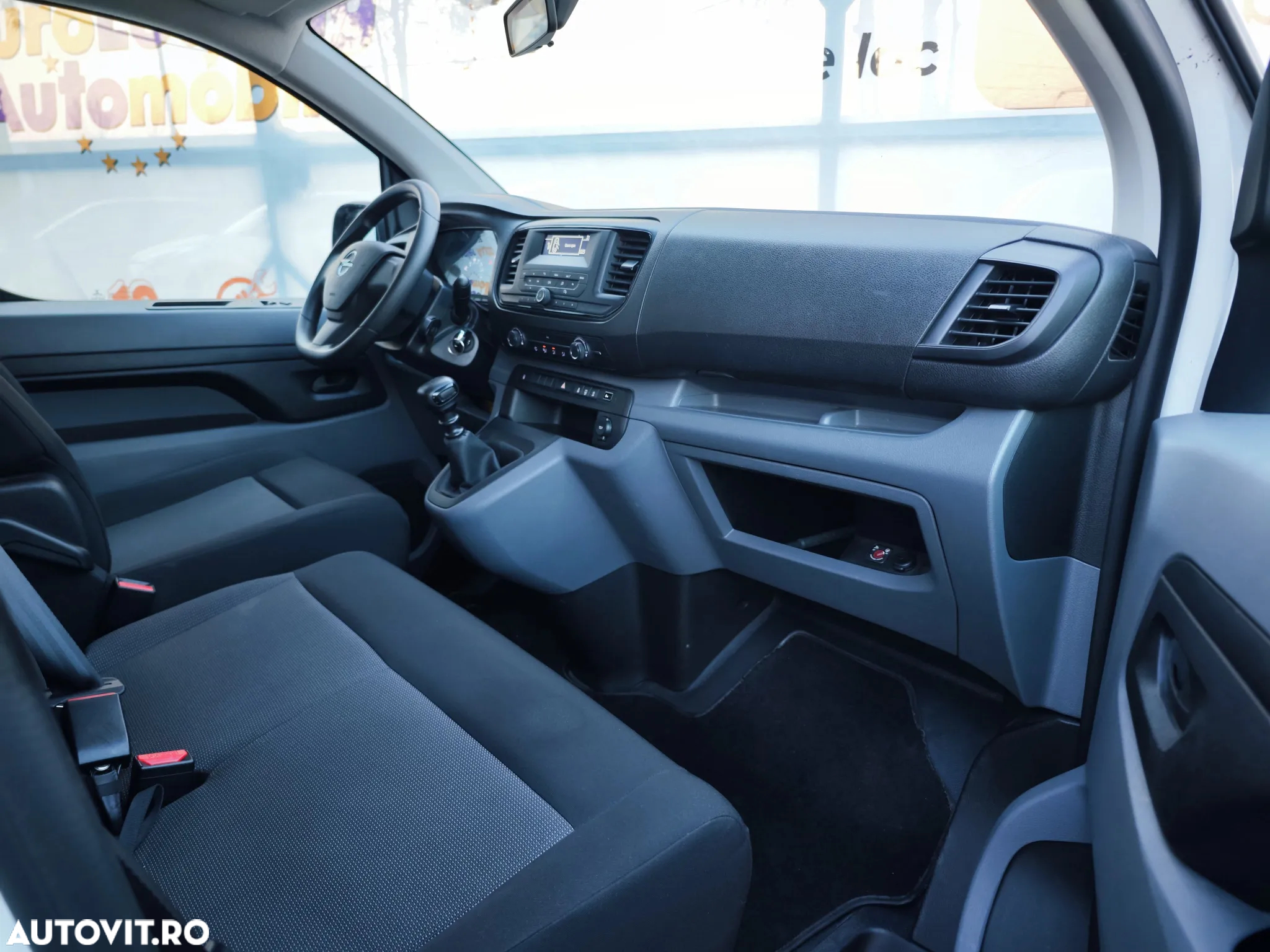 Opel Vivaro - 12