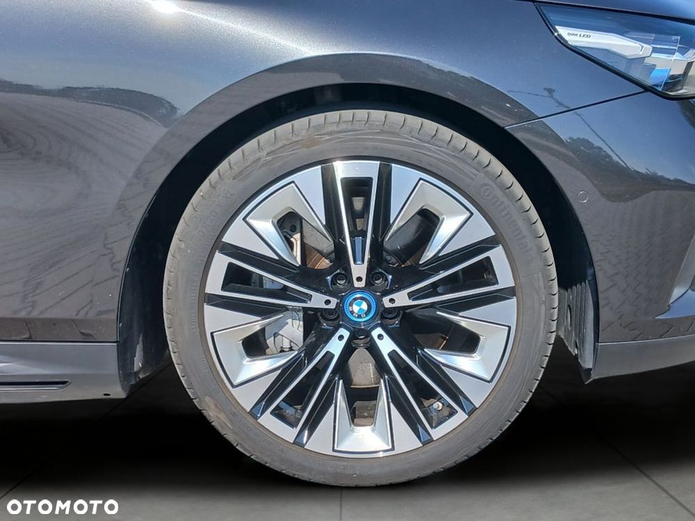 BMW Seria 5 550e xDrive PHEV - 10