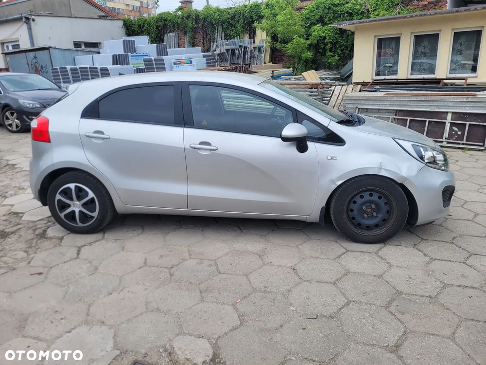 Kia Rio 1.1 CRDI Business Line - 13