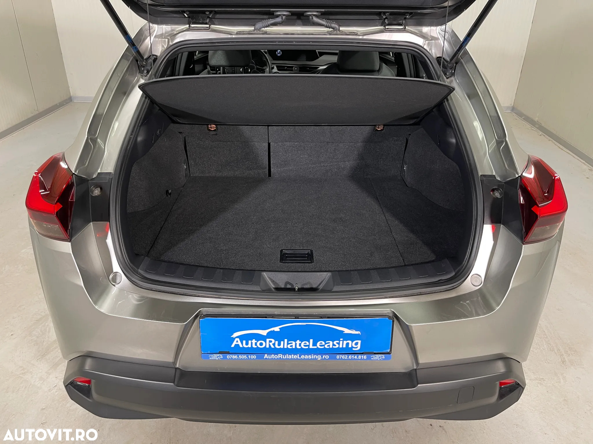 Lexus UX 250h 2.0L HEV 20H- (178 HP) 4X2 CVT Business - 12