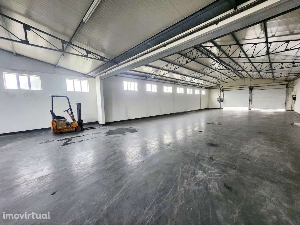 Armazém Renovado com Excelentes Acessos - Grande imagem: 4/27