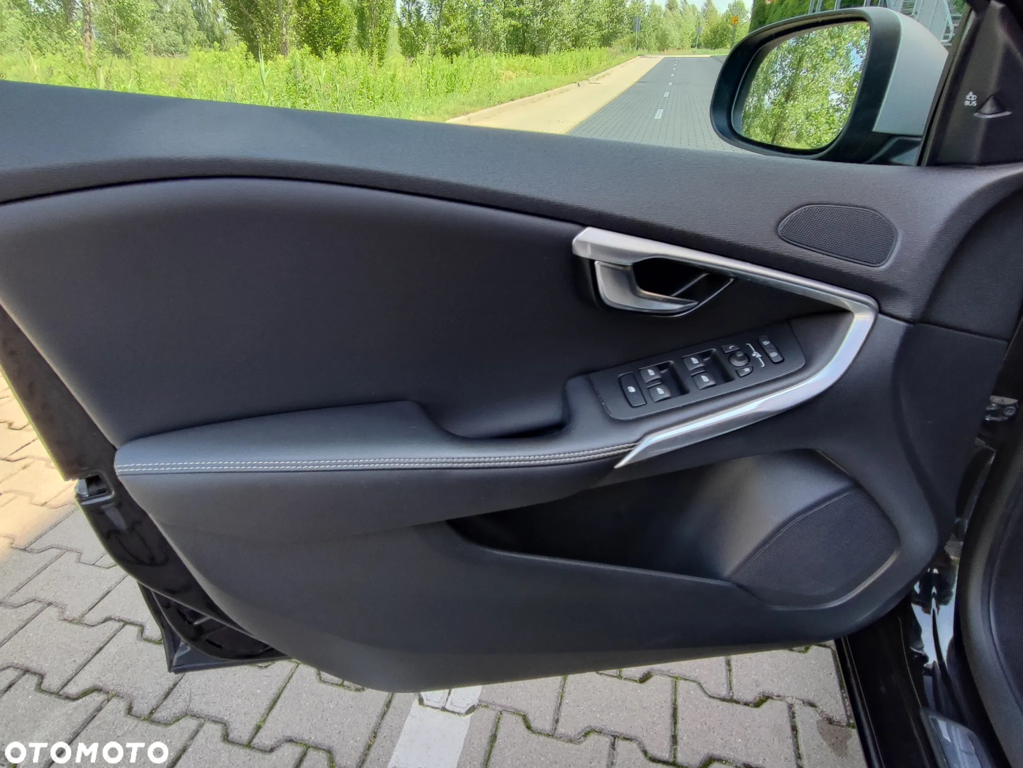 Volvo V40 T3 Geartronic RDesign - 15