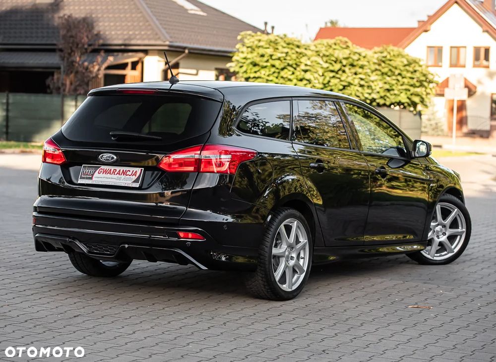 Ford Focus ver-1-5-ecoblue-scr-st--line - 13