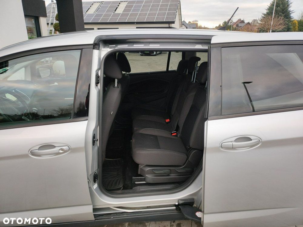 Ford Grand C-MAX - 10