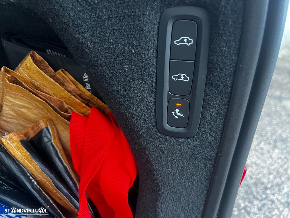 Volvo XC 90 2.0 T8 PHEV R-Design AWD - 27