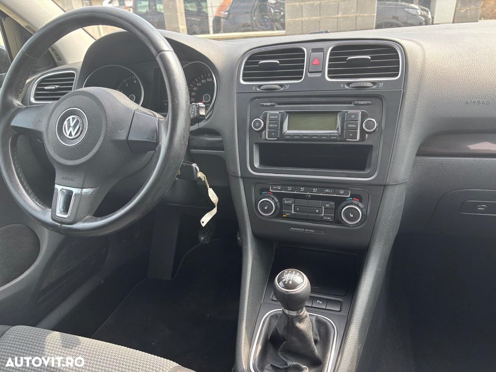 Volkswagen Golf - 11