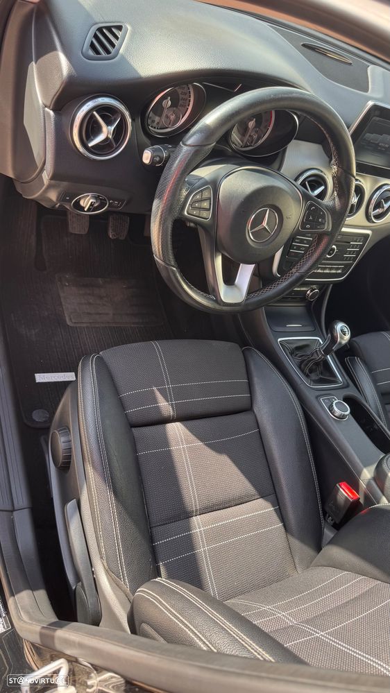 Mercedes-Benz GLA 180 (CDI) d Urban - 22