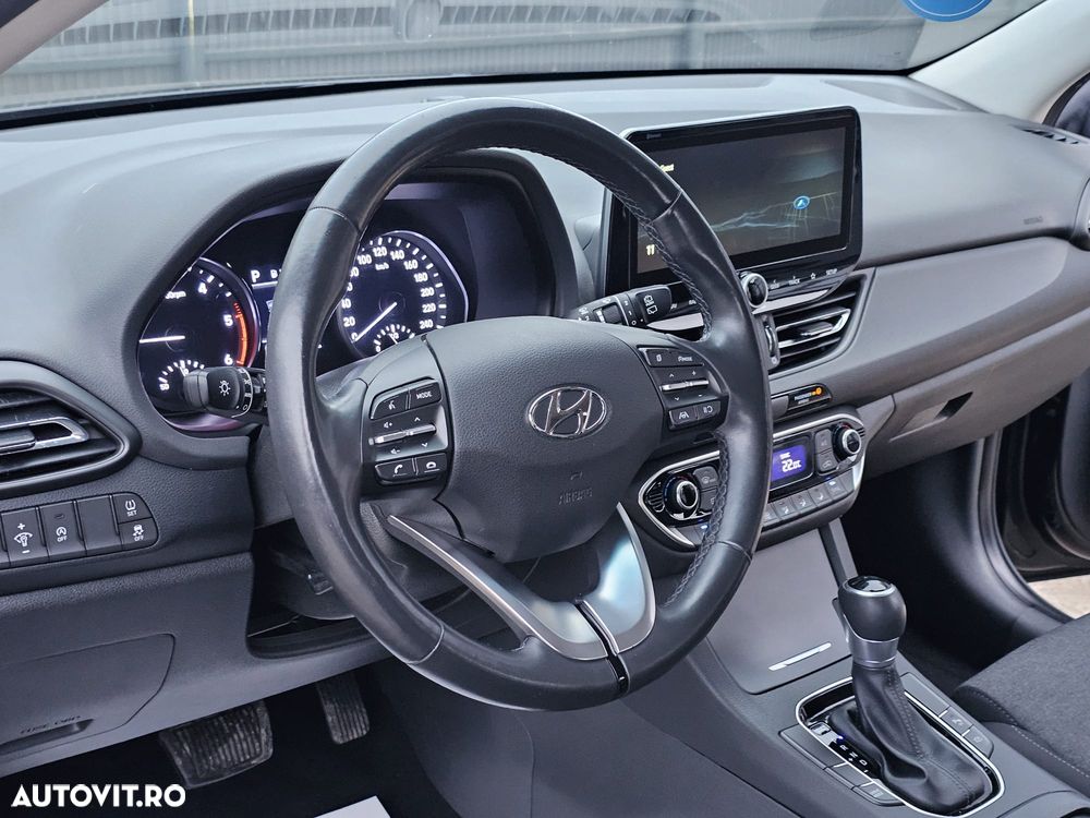Hyundai i30 1.6 CRDI DCT Trend - 3