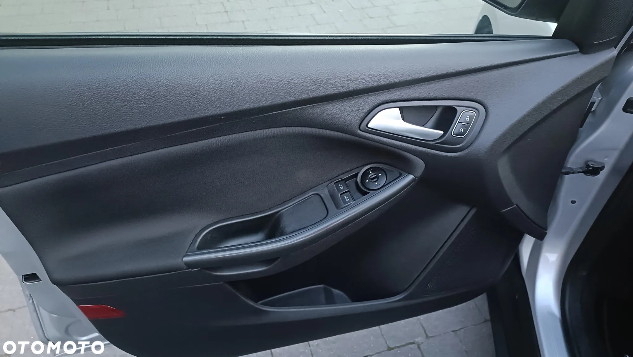 Ford Focus 1.0 EcoBoost Ambiente - 13