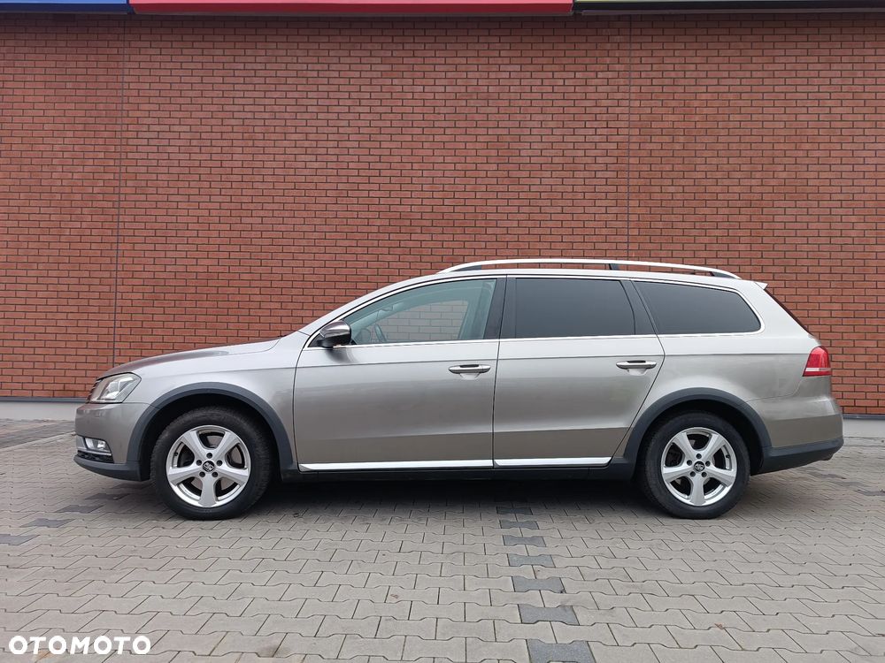 Volkswagen Passat - 4