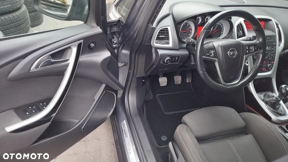 Opel Astra 1.4 Turbo Cosmo - 13