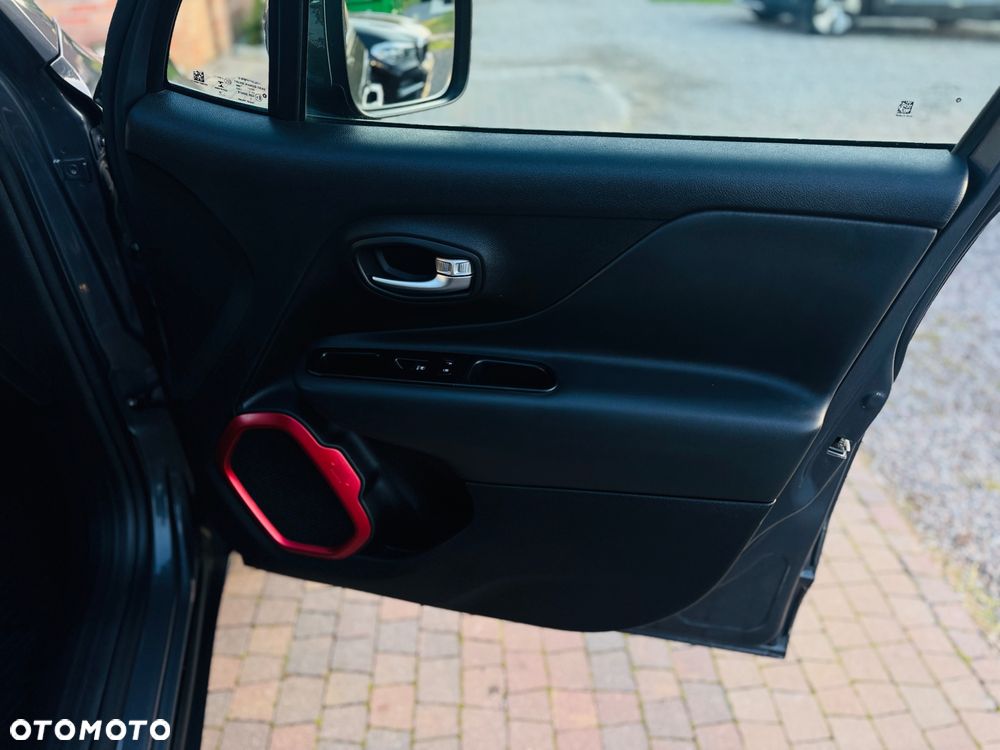 Jeep Renegade 1.3 T-GDI 4xe PLUG-IN Hybrid Automatik Trailhawk - 21