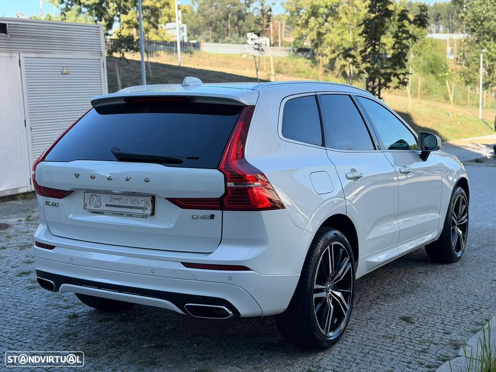 Volvo XC 60 2.0 D4 R-Design AWD Geartronic - 3