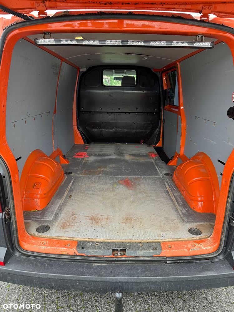 Volkswagen Transporter - 8