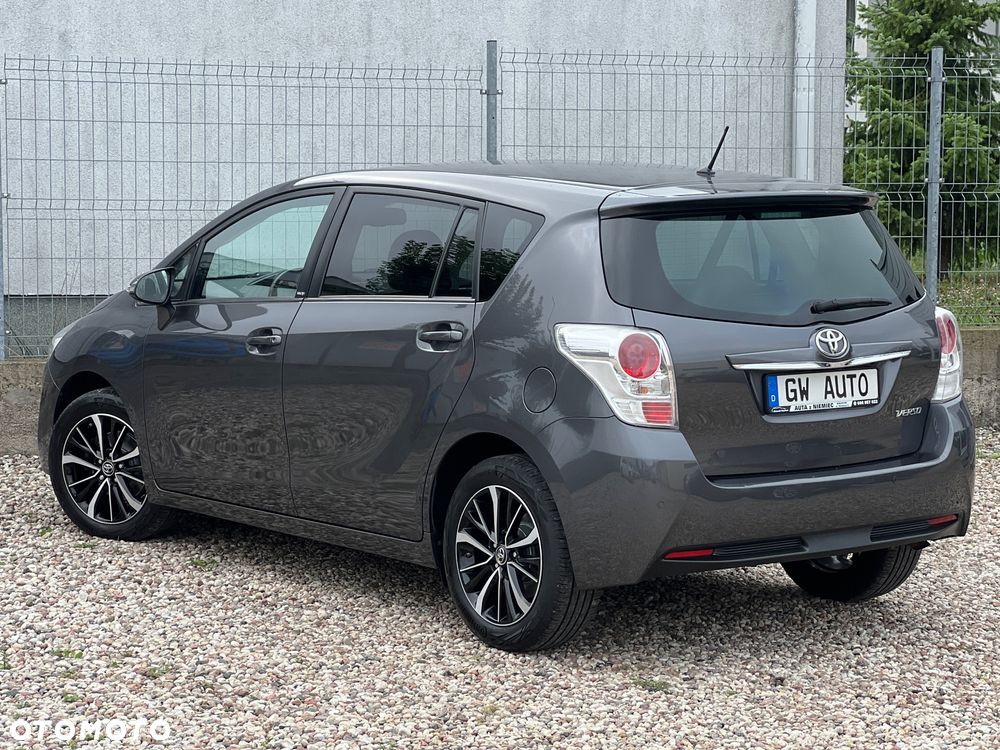 Toyota Verso - 10