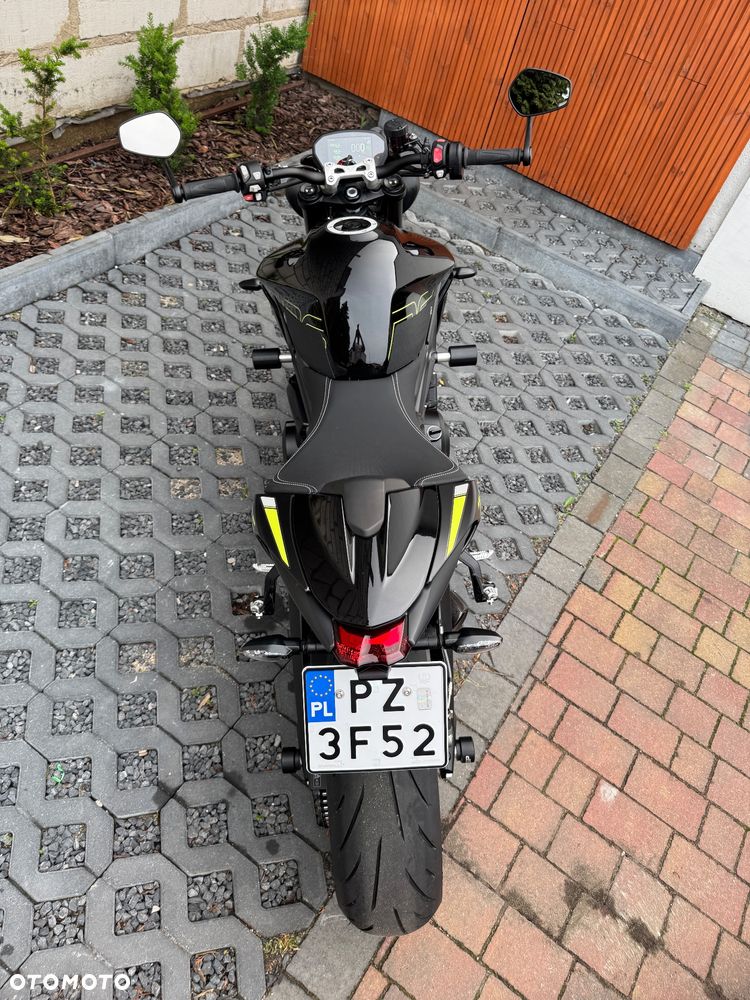 Triumph Street Triple - 34