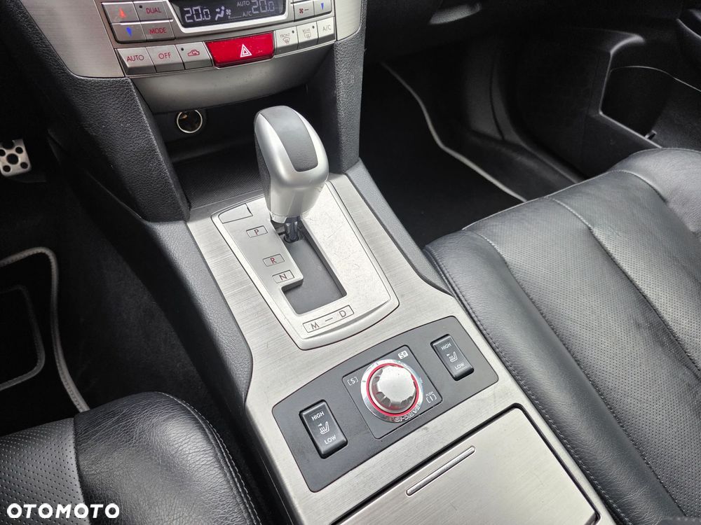 Subaru Legacy 2.5i GT - 25