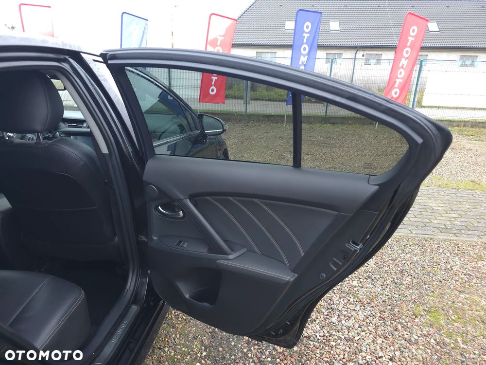 Toyota Avensis 2.0 Prestige NAVI MS - 12