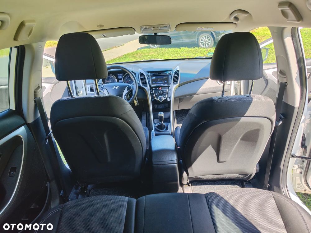 Hyundai i30 1.6 CRDi Fifa World Cup Edition - 10