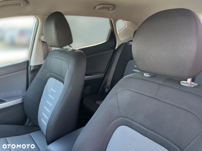 Kia Ceed 1.6 GDI L DCT - 11